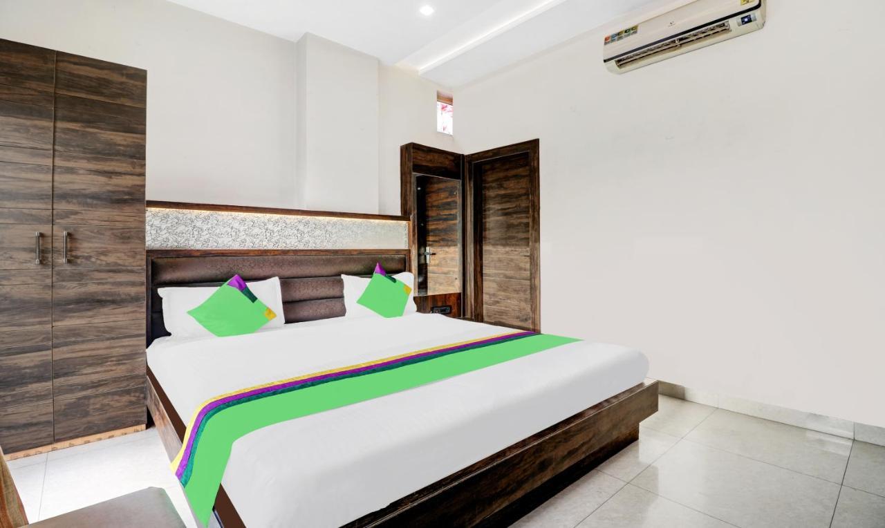 Itsy Hotels Anjali Mahal 500, Mtrs From Mathura Railway Station Buitenkant foto