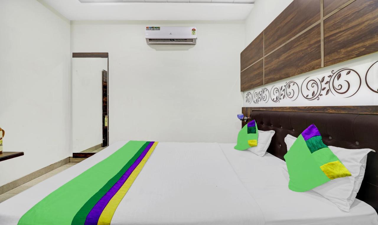 Itsy Hotels Anjali Mahal 500, Mtrs From Mathura Railway Station Buitenkant foto