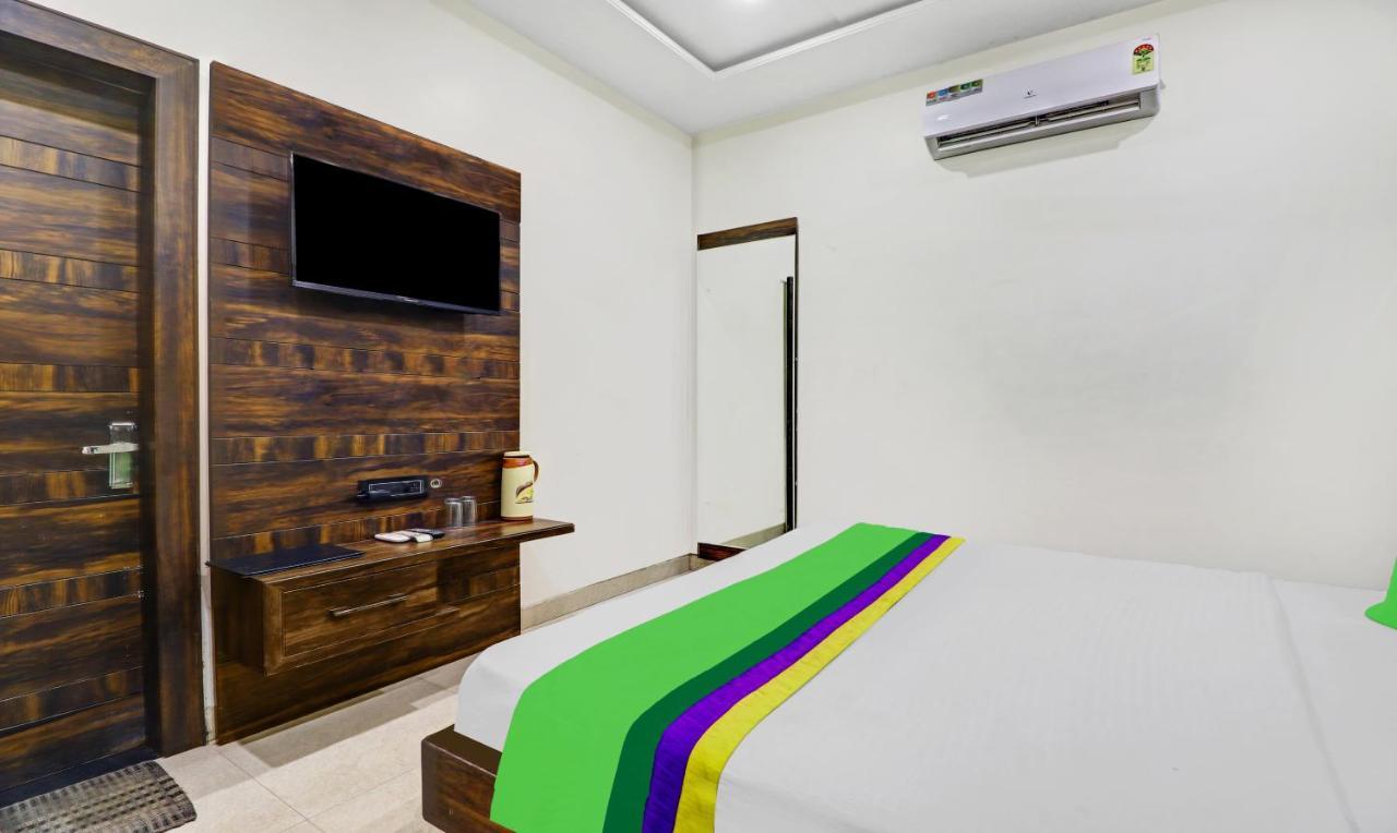 Itsy Hotels Anjali Mahal 500, Mtrs From Mathura Railway Station Buitenkant foto