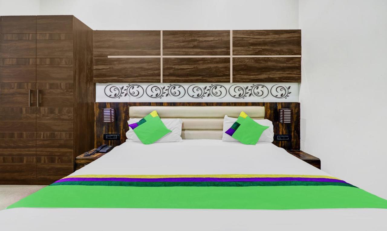Itsy Hotels Anjali Mahal 500, Mtrs From Mathura Railway Station Buitenkant foto