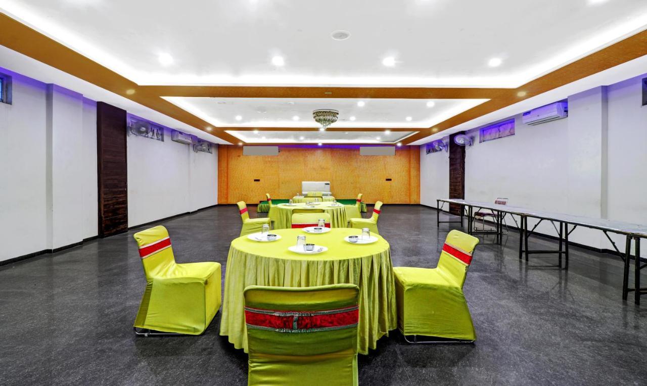 Itsy Hotels Anjali Mahal 500, Mtrs From Mathura Railway Station Buitenkant foto