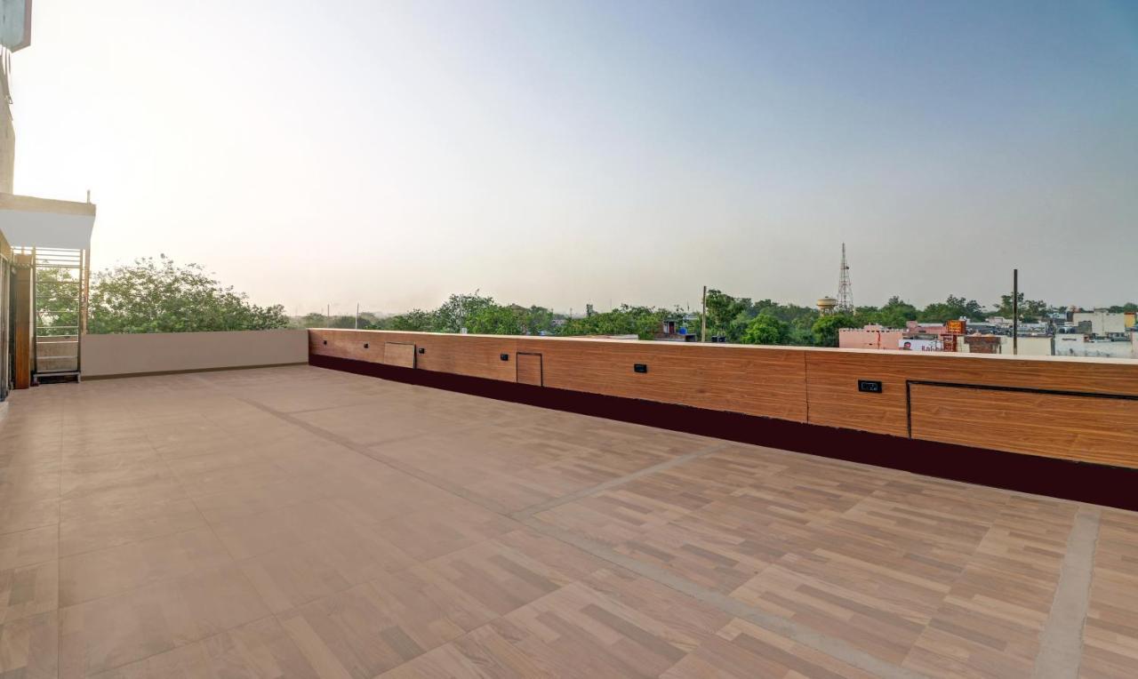 Itsy Hotels Anjali Mahal 500, Mtrs From Mathura Railway Station Buitenkant foto