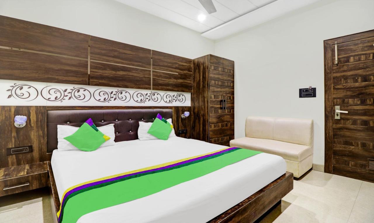 Itsy Hotels Anjali Mahal 500, Mtrs From Mathura Railway Station Buitenkant foto
