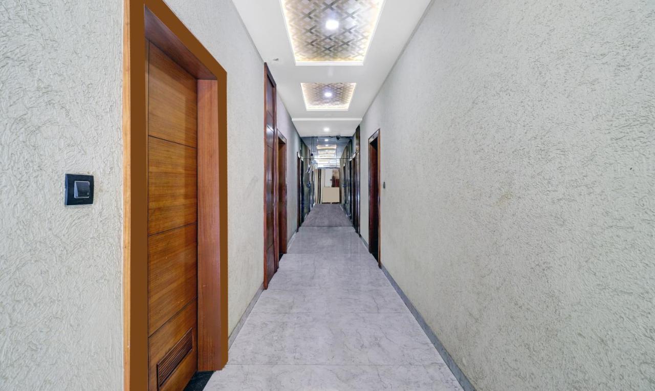 Itsy Hotels Anjali Mahal 500, Mtrs From Mathura Railway Station Buitenkant foto